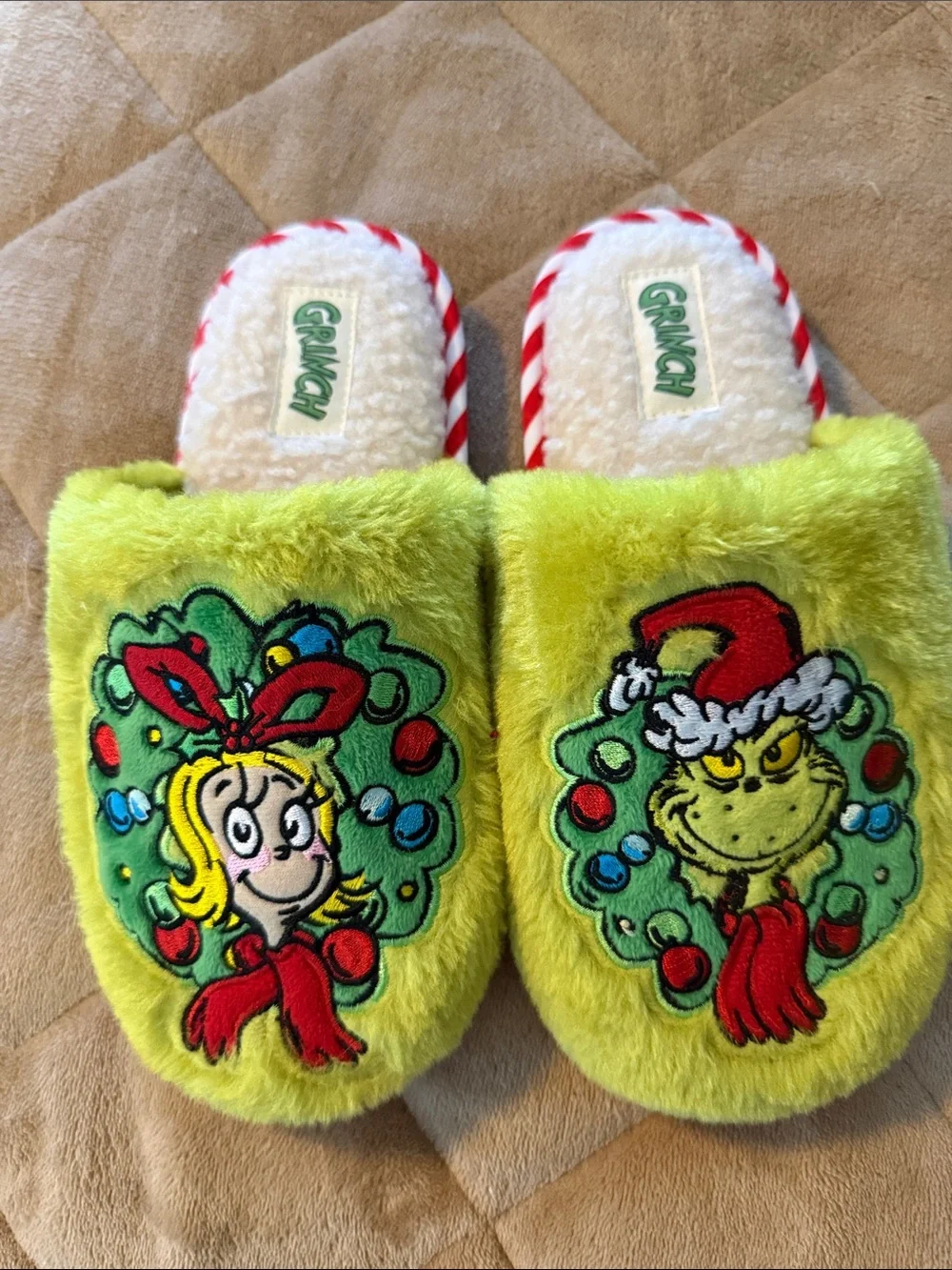 Kids Grinch Slippers, NWOT
